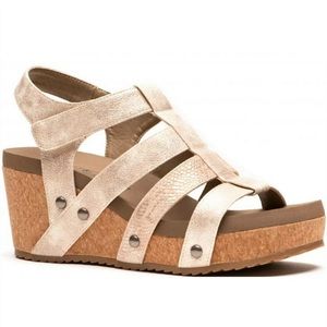 🆕 BOUTIQUE BY CORKYS Lottie Da Sandal